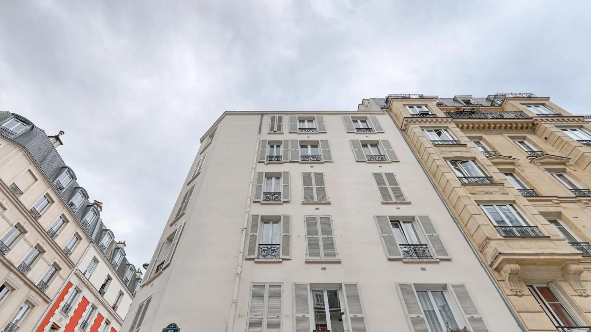 Charming Heart Of 17th Paris